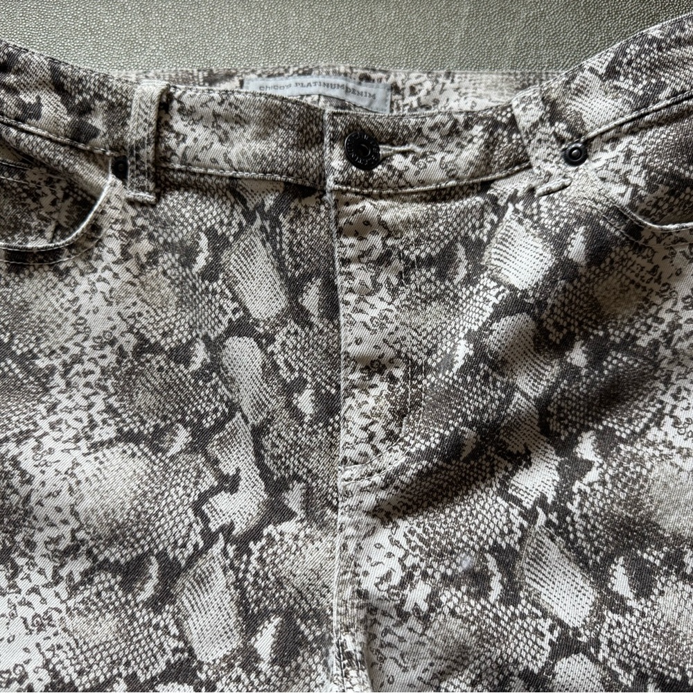 Chicos 1 Platinum Denim Size 8 Animal Ankle Jeans - Picture 2 of 8